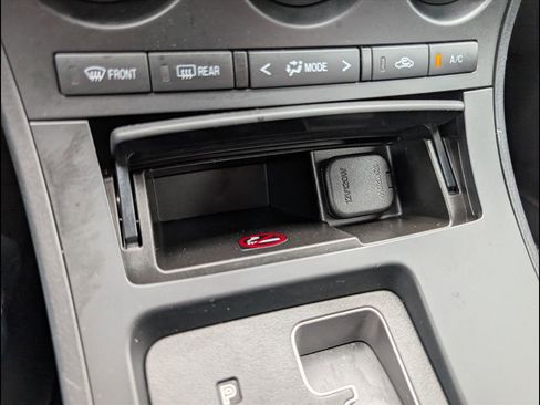 Used 2013 MAZDA MAZDA3 i Touring w/ Preferred Equipment Pkg image 19