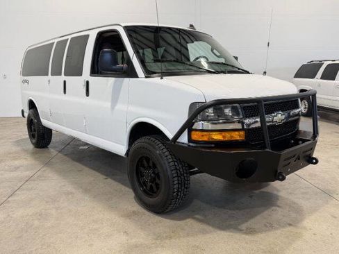 Used 2018 Chevrolet Express 3500 LT w/ LT Preferred Equipment Group image 5