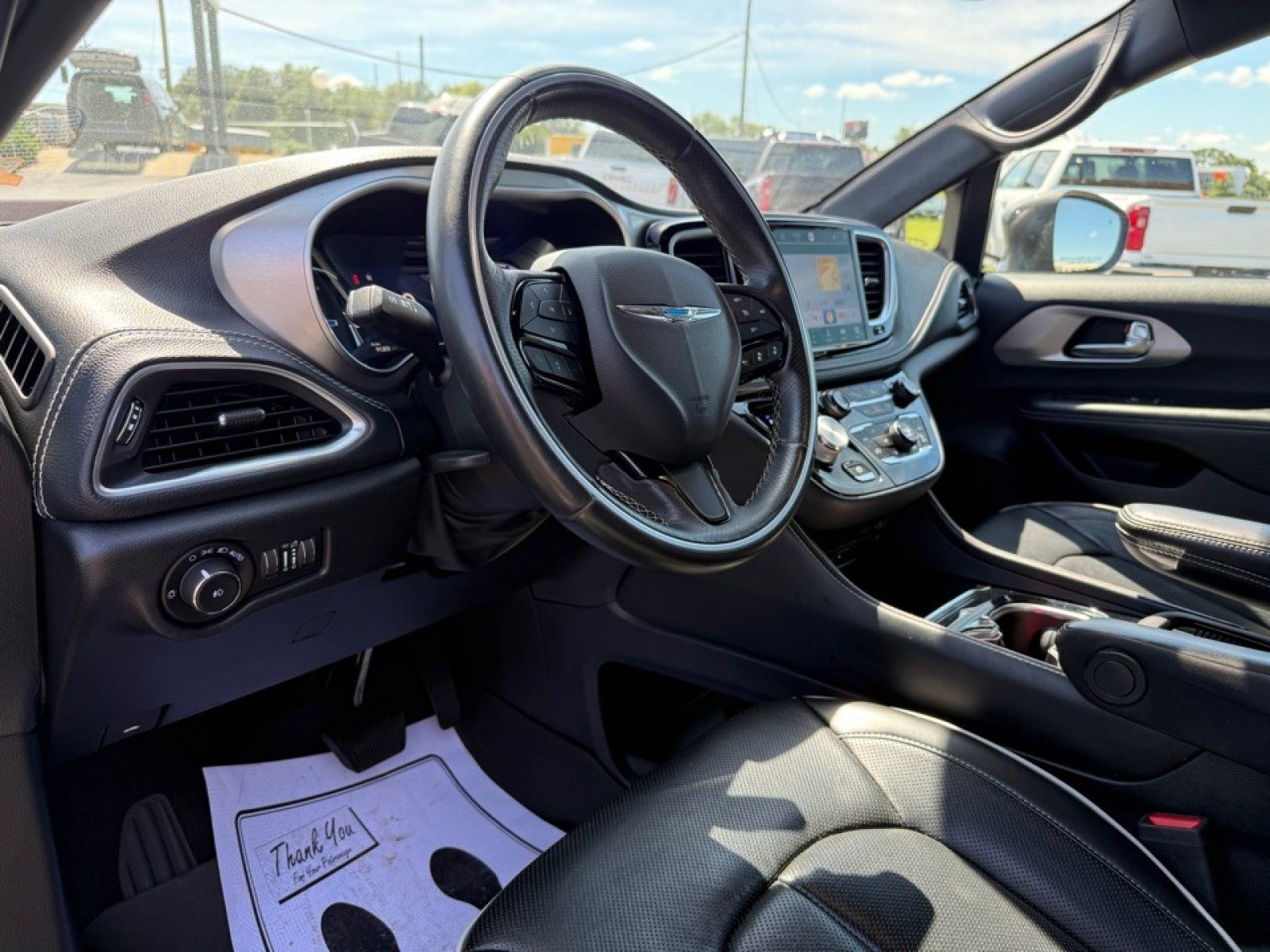 Used 2021 Chrysler Pacifica Limited w/ Uconnect Theater Family Group FWD image 20