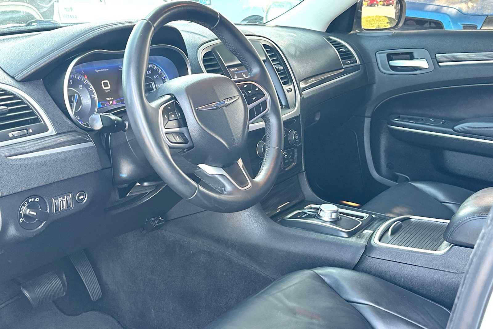 Used 2019 Chrysler 300 Touring L w/ Quick Order Package 22F AWD/4WD image 18