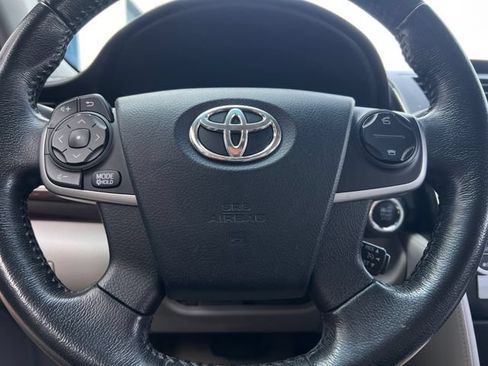 Used 2012 Toyota Camry XLE w/ Leather Pkg FWD image 20
