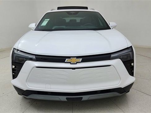 Used 2024 Chevrolet Blazer EV LT image 2