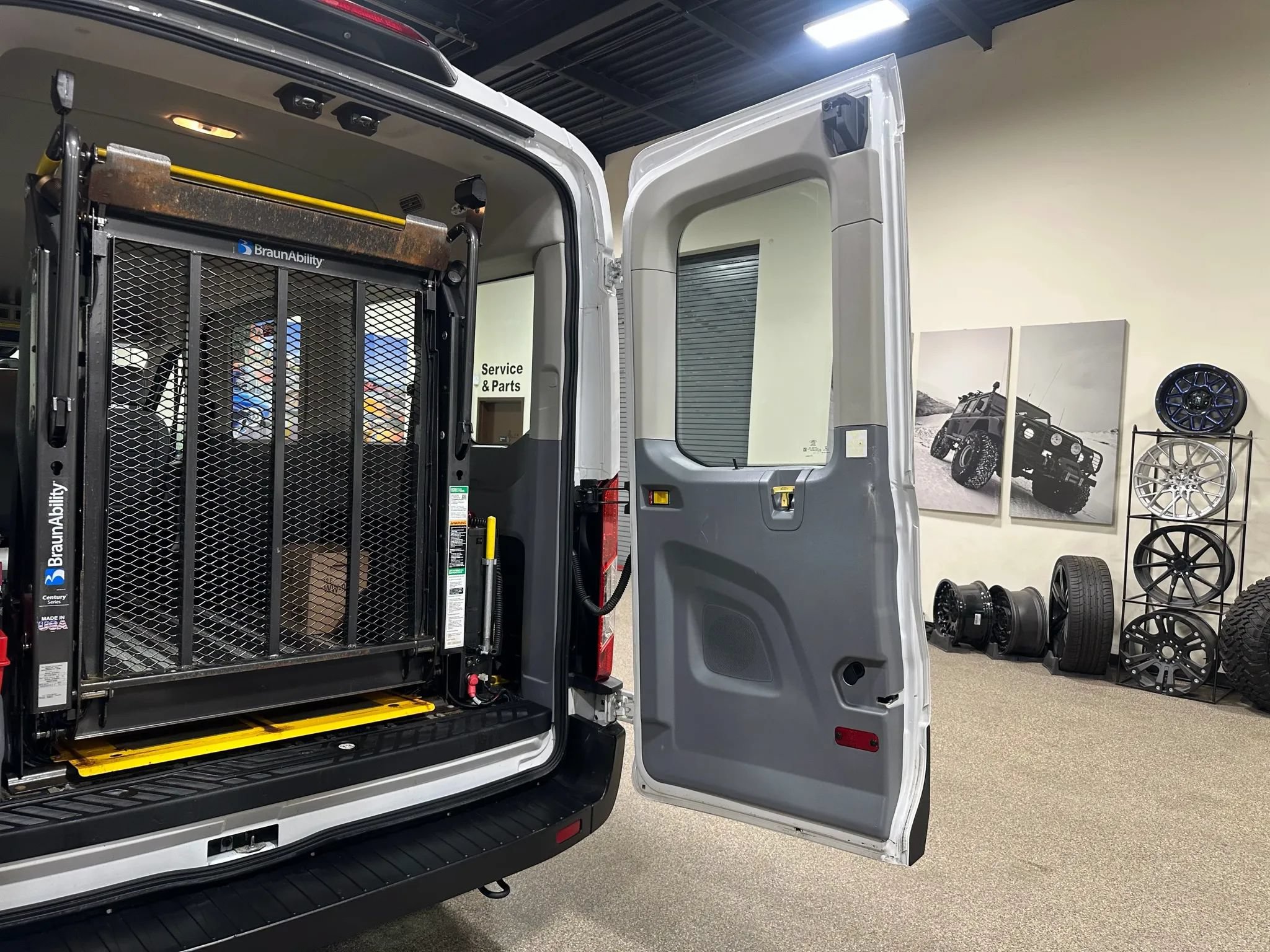 Used 2019 Ford Transit 350 XL RWD image 24