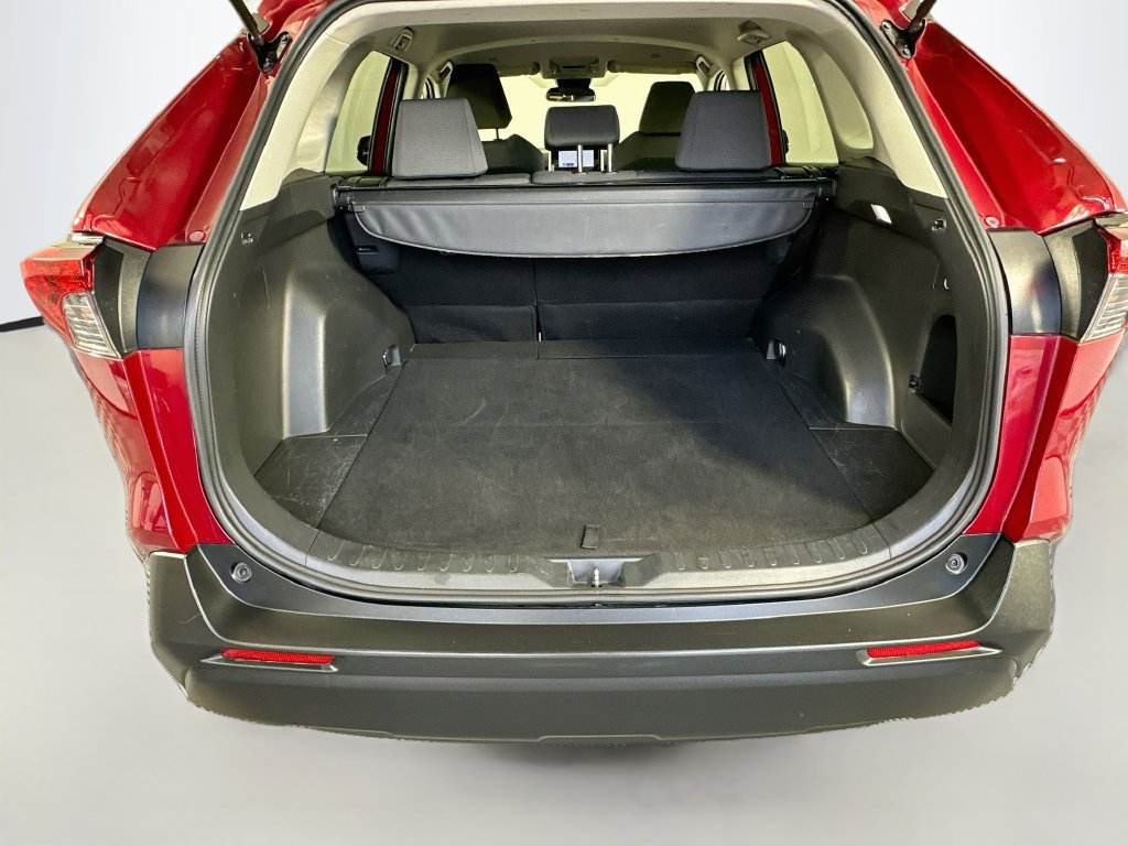 Certified 2025 Toyota RAV4 XLE FWD image 26