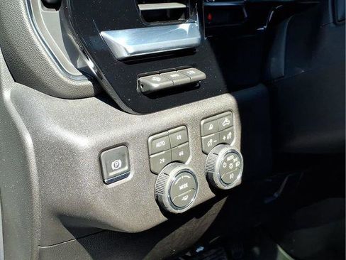 New 2026 Chevrolet Silverado 2500 High Country w/ High Country Premium Package AWD/4WD image 18