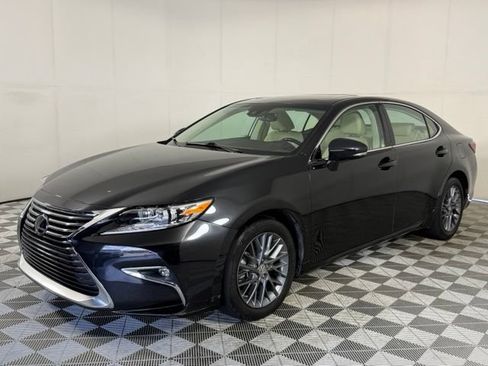 Used 2018 Lexus ES 350 w/ Premier Package FWD image 2