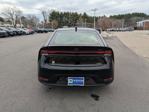 Used 2024 Toyota Prius Limited image 4