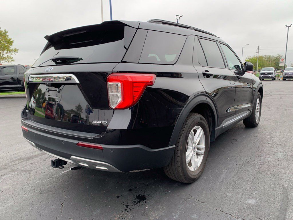 Certified 2024 Ford Explorer XLT w/ Equipment Group 202A AWD/4WD image 4