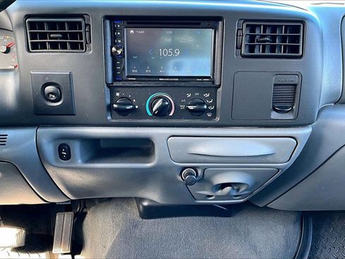 Used 2004 Ford F250 XL image 24
