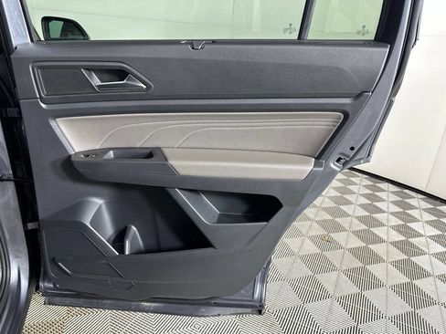 Used 2023 Volkswagen Atlas SE w/ Panoramic Sunroof Package FWD image 30