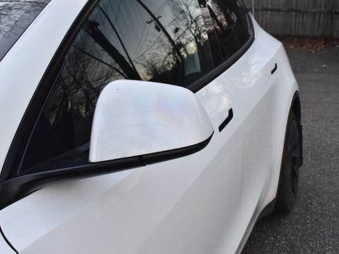 Used 2021 Tesla Model Y Long Range image 14