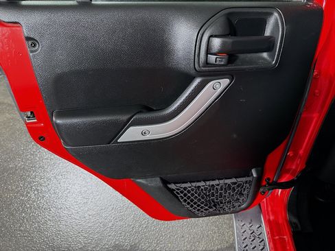 Used 2017 Jeep Wrangler Unlimited Sahara w/ Dual Top Group image 24