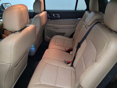 Used 2016 Ford Explorer Limited w/ Equipment Group 301A AWD/4WD image 18