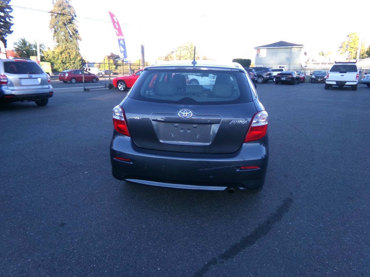 Used 2010 Toyota Matrix w/ PWR Pkg FWD image 7