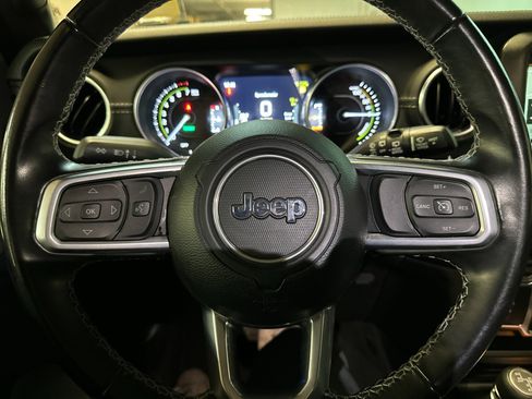 Used 2022 Jeep Wrangler Unlimited Sahara w/ Safety Group image 23