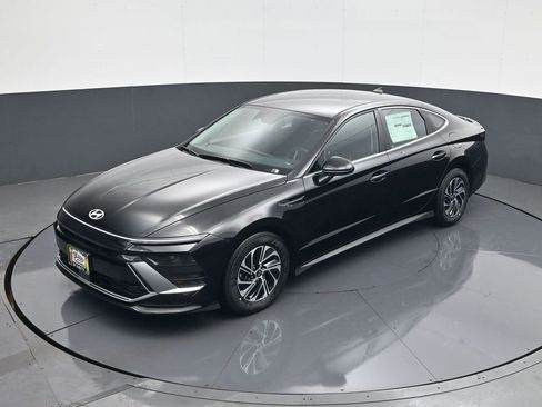 New 2026 Hyundai Sonata Blue FWD image 13