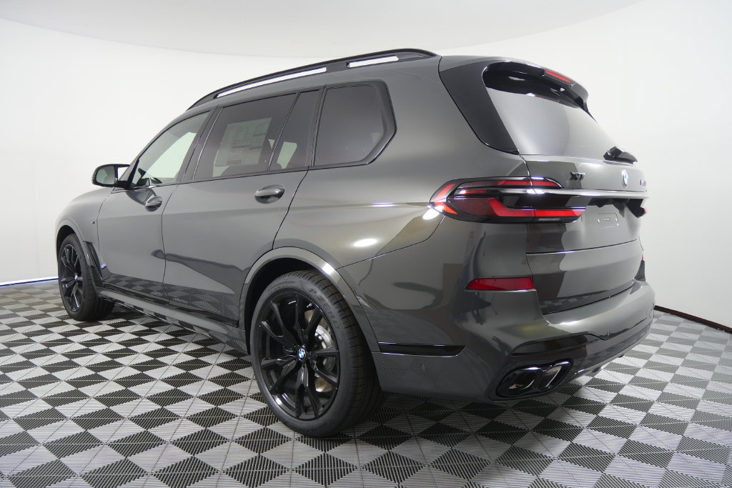 Used 2027 BMW X7 M60i AWD/4WD image 6