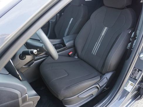 Used 2025 Hyundai Elantra SEL FWD image 14