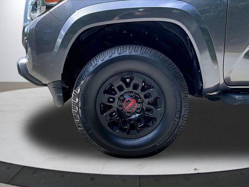 Used 2021 Toyota Tacoma TRD Sport w/ Technology Package RWD image 30