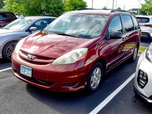 Used 2006 Toyota Sienna FWD image 1