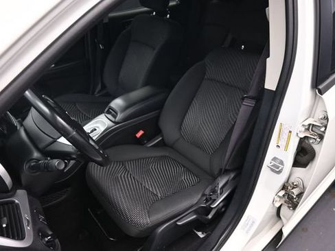 Used 2016 Dodge Journey SE w/ Flexible Seating Group FWD image 19