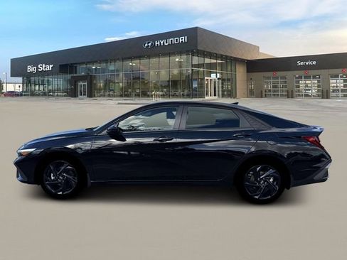 Used 2026 Hyundai Elantra Sport FWD image 3