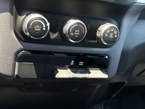 Used 2022 RAM 1500 Big Horn AWD/4WD image 20