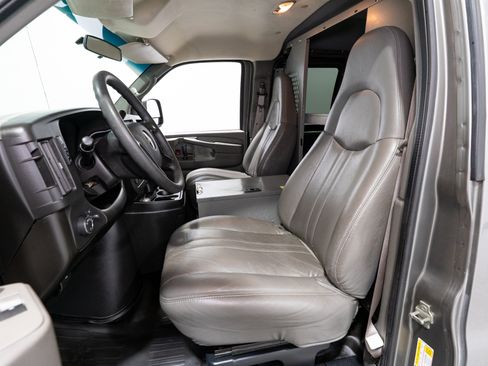 Used 2008 Chevrolet Express 1500 w/ Power Package RWD image 14