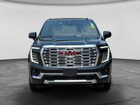 Used 2025 GMC Yukon XL Denali AWD/4WD image 2