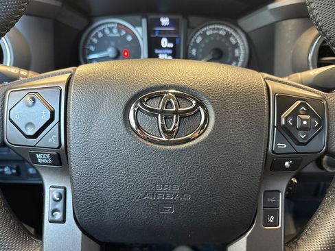Used 2023 Toyota Tacoma TRD Sport w/ Black Out Package (TMS) AWD/4WD image 29