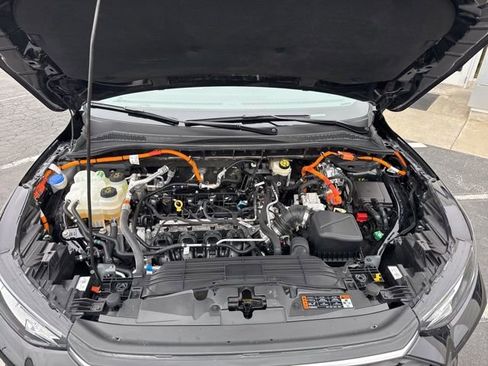 Used 2025 Ford Escape SE image 40