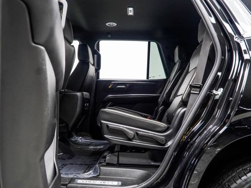 Used 2025 Chevrolet Tahoe Premier AWD/4WD image 45