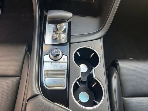 Used 2025 Genesis G70 2.5T image 41