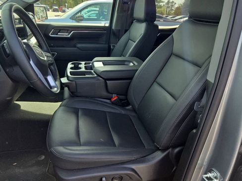 Used 2025 GMC Sierra 1500 SLT AWD/4WD image 8