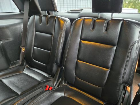 Used 2019 Ford Explorer XLT w/ Equipment Group 202A image 59