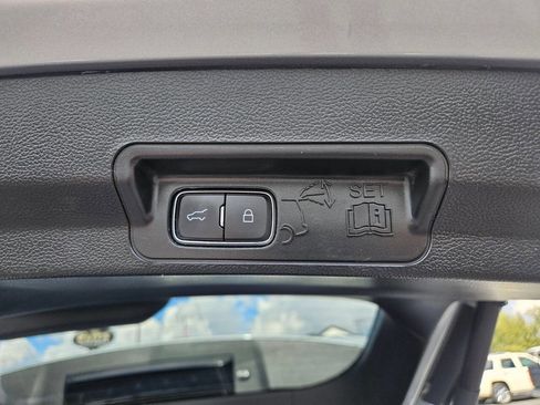 Used 2023 Ford Explorer ST image 28