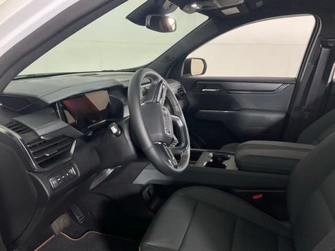 Used 2025 GMC Acadia AT4 AWD/4WD image 21