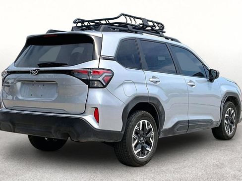 Used 2025 Subaru Forester Premium AWD/4WD image 13