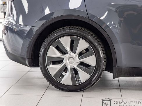 Used 2023 Tesla Model Y Long Range AWD/4WD image 11