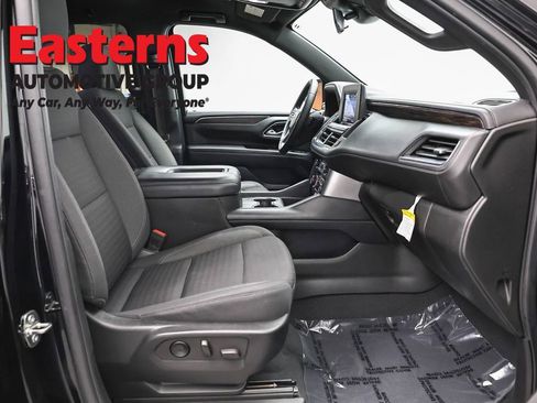 Used 2023 Chevrolet Suburban LS RWD image 25