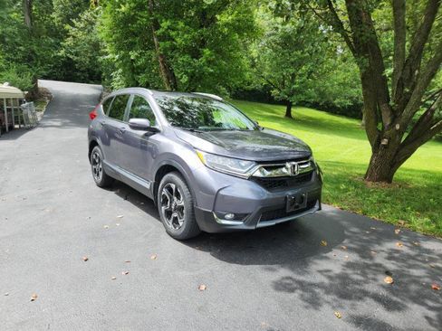 Used 2017 Honda CR-V Touring image 2