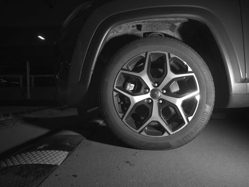 Used 2025 Jeep Compass Limited AWD/4WD image 14