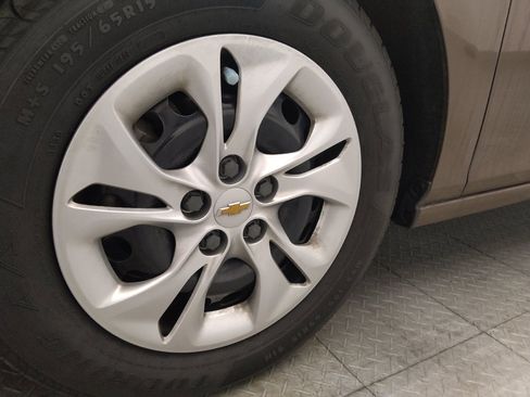 Used 2019 Chevrolet Cruze LS FWD image 31