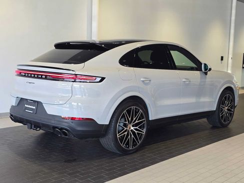Used 2026 Porsche Cayenne Coupe AWD/4WD image 7