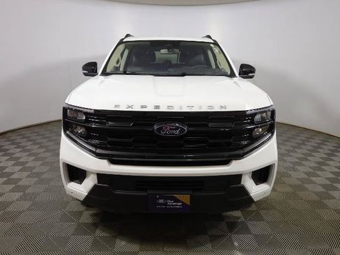 Certified 2025 Ford Expedition Active AWD/4WD image 3