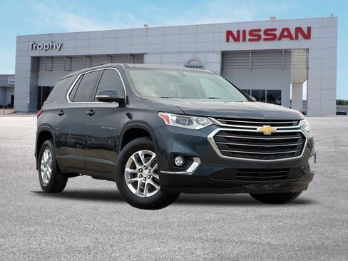 Used 2018 Chevrolet Traverse LT image 1