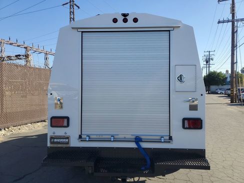 New 2026 Chevrolet Express 3500 Work Van w/ Power Convenience Package image 5