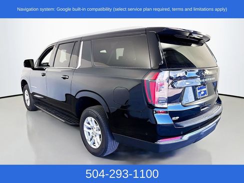 Used 2025 Chevrolet Suburban LT RWD image 9