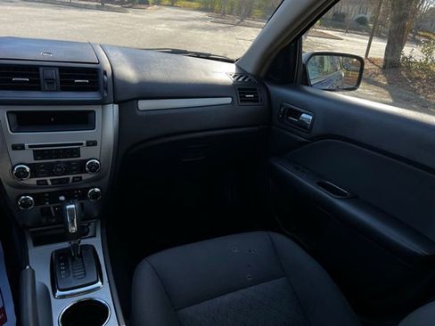 Used 2011 Ford Fusion SE image 27