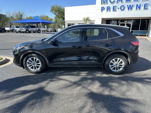 Used 2020 Ford Escape SE image 3